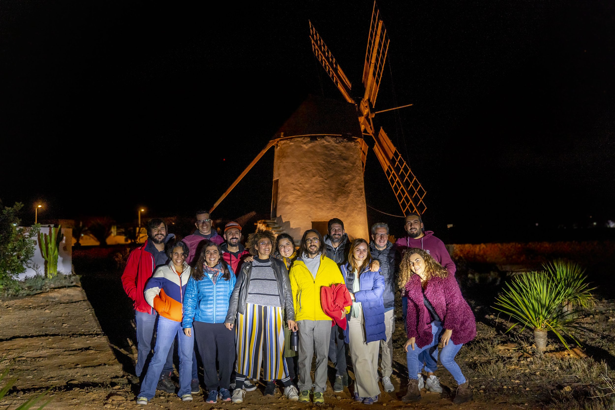 Actividad de observación de estrellas durante Antigua Remoto. Fotografía de Macaronesia Fuerteventura.